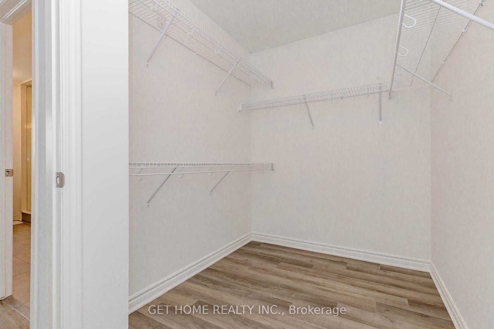 435 Gordon Krantz Avenue photo 30