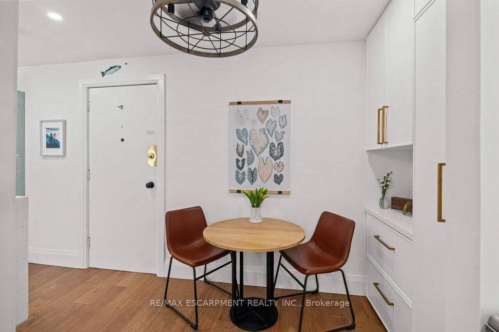137 Emerald Street Unit 5 photo 16