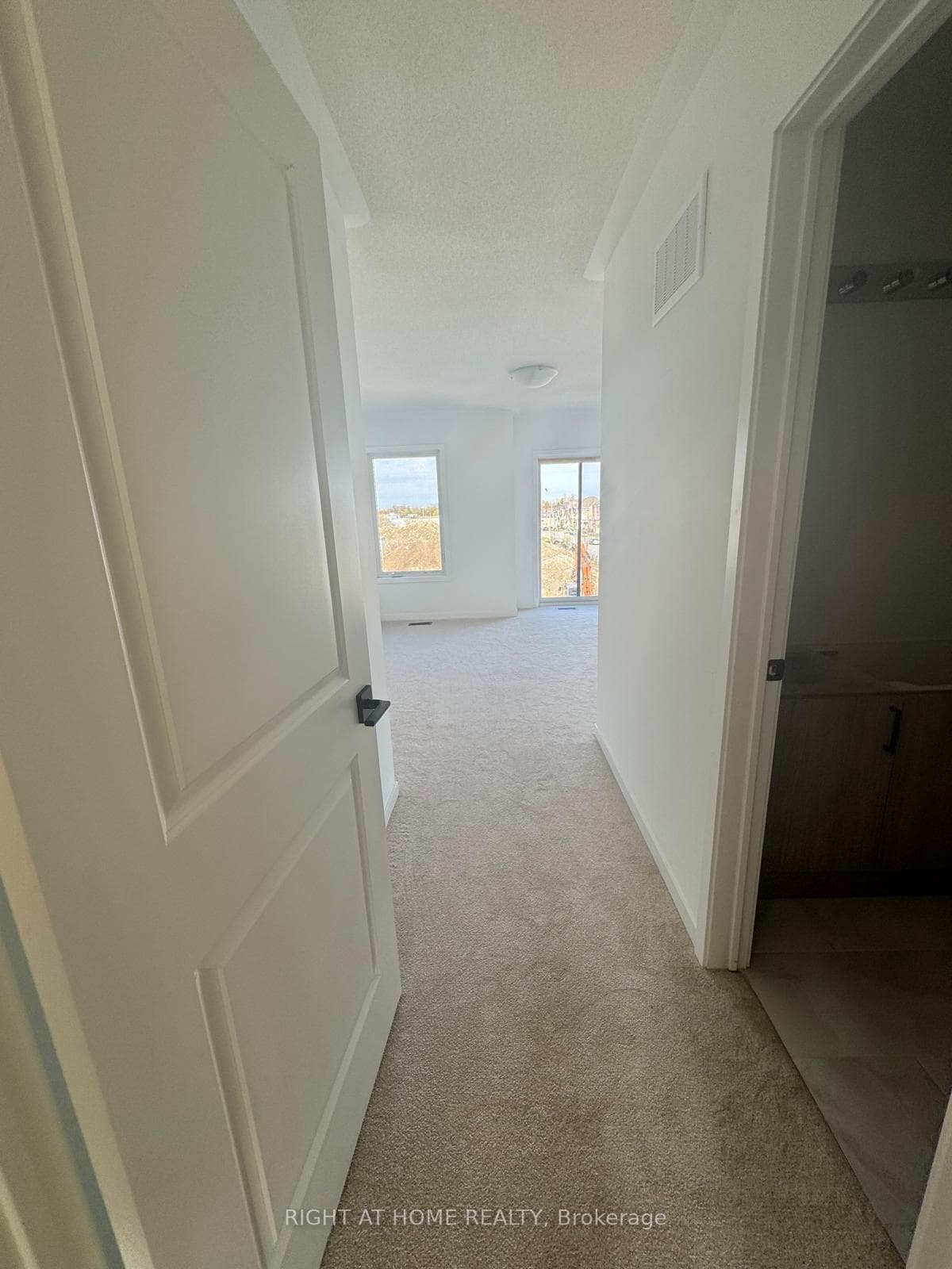 54 bateson Street photo 10