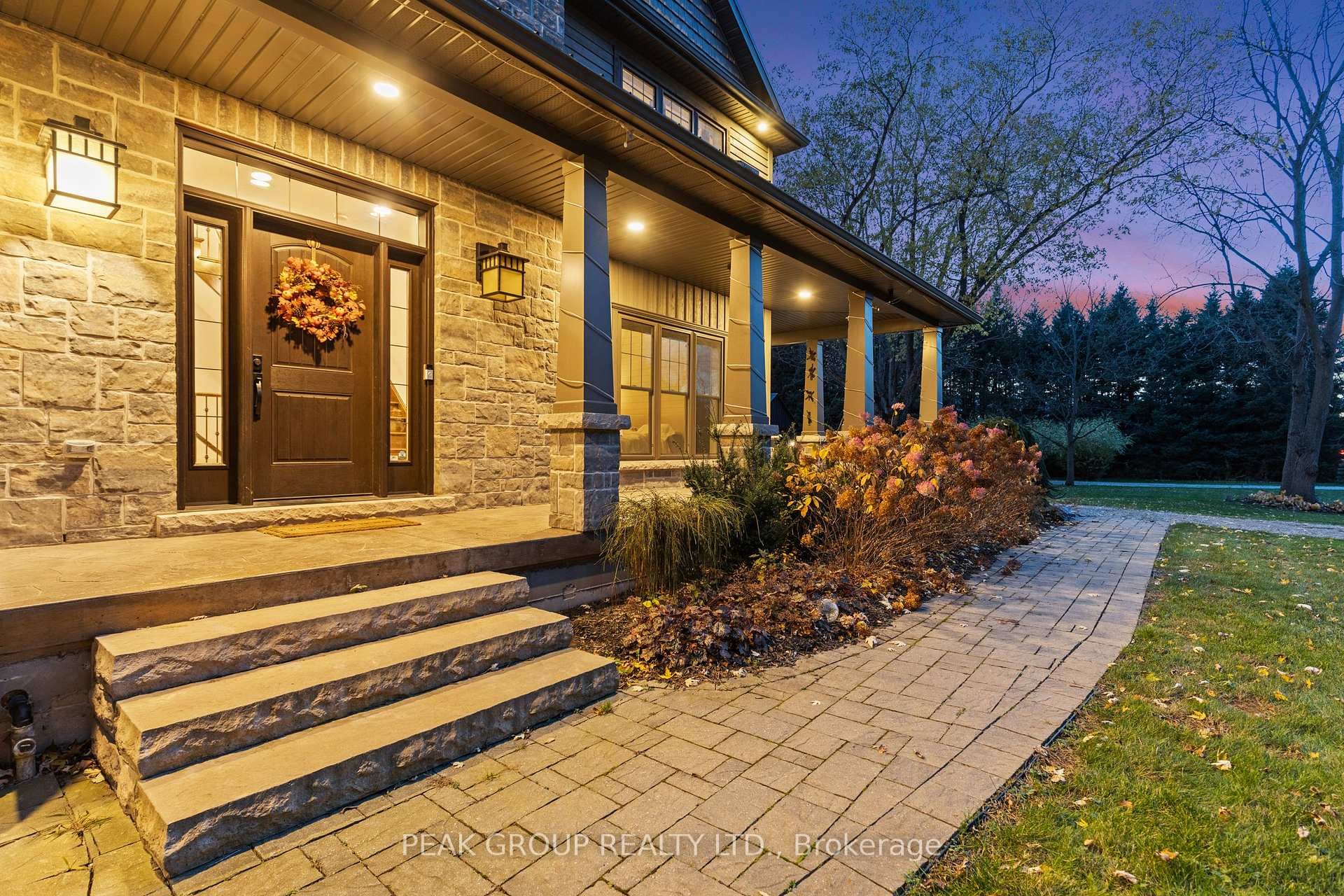 662 Foss Road photo 6