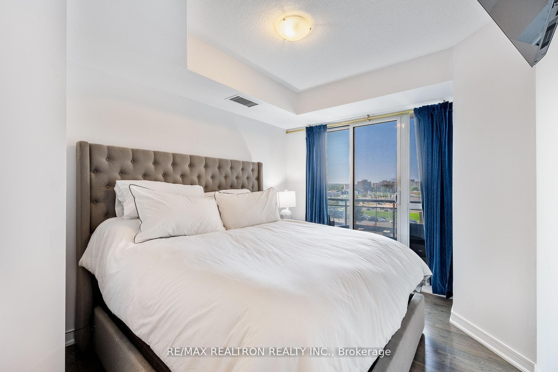 9205 Yonge Street Unit 501 photo 9