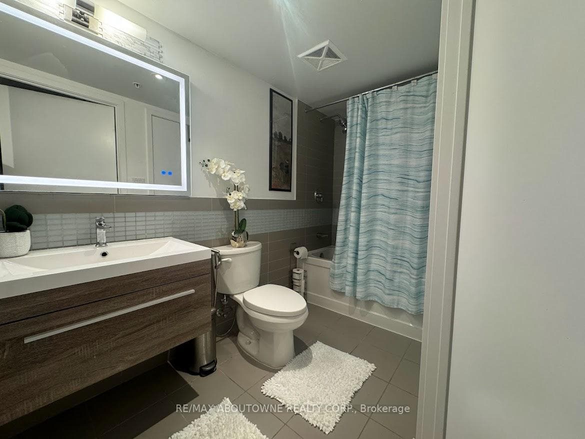 295 Adelaide Street Unit 217 photo 8