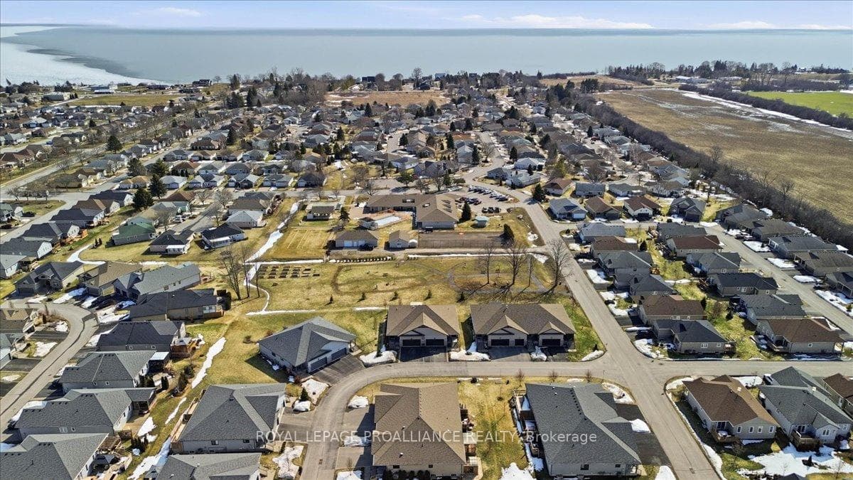 74 Conger Drive photo 39
