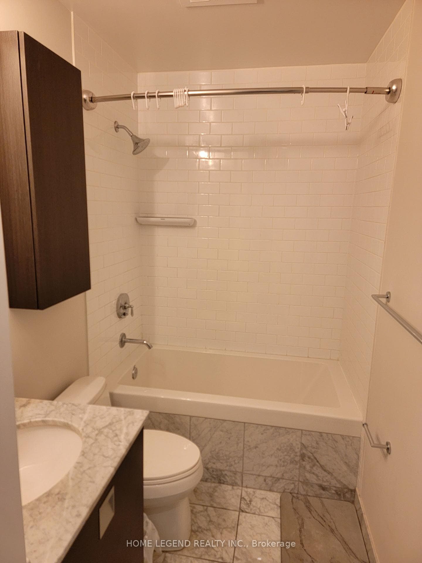 33 Charles Street Unit 606 photo 6