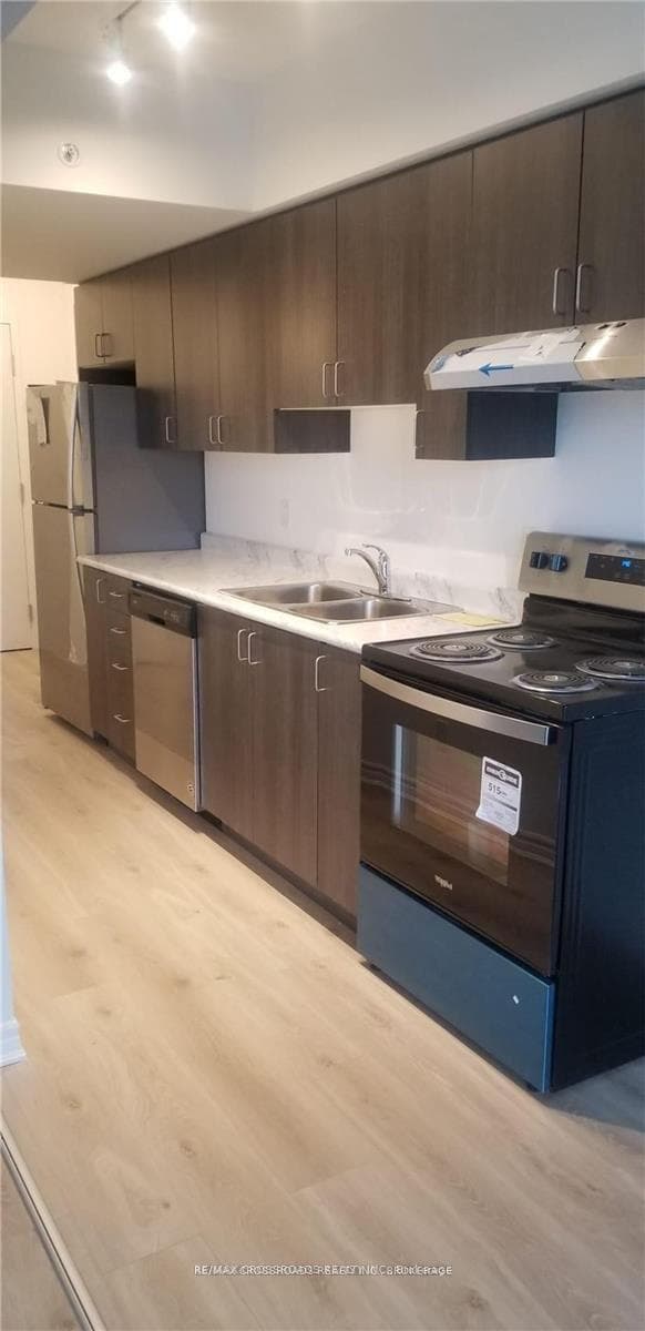 1 Falaise Road Unit 606 photo 8