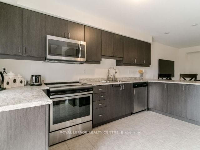 587 Allport Gate photo 9