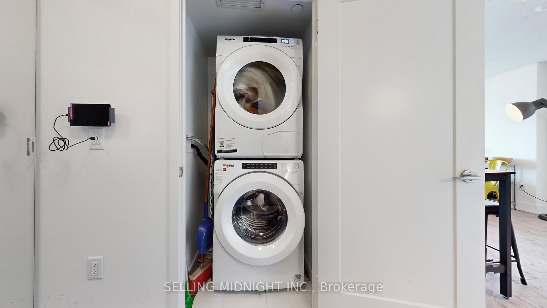 10 Eva Road Unit 1105 photo 3