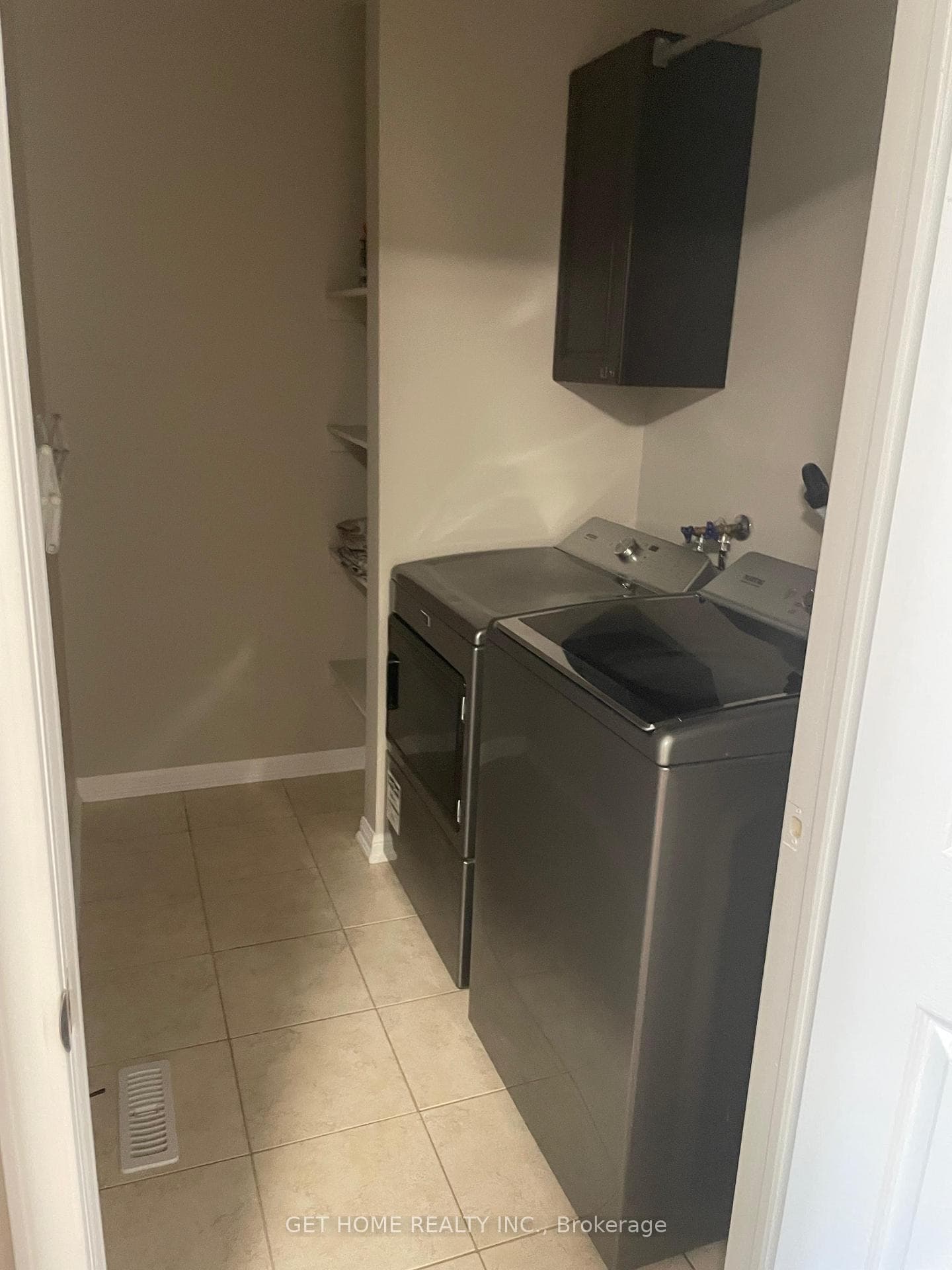 39 Connell Lane photo 10