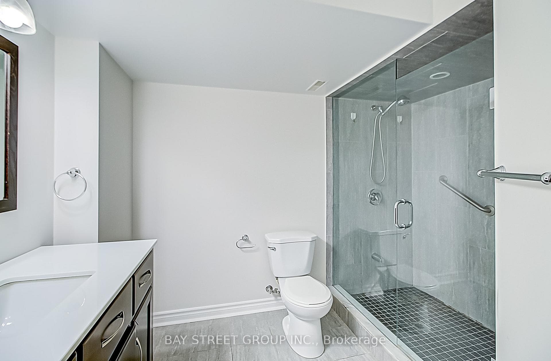 2104 Mayflower Boulevard photo 29