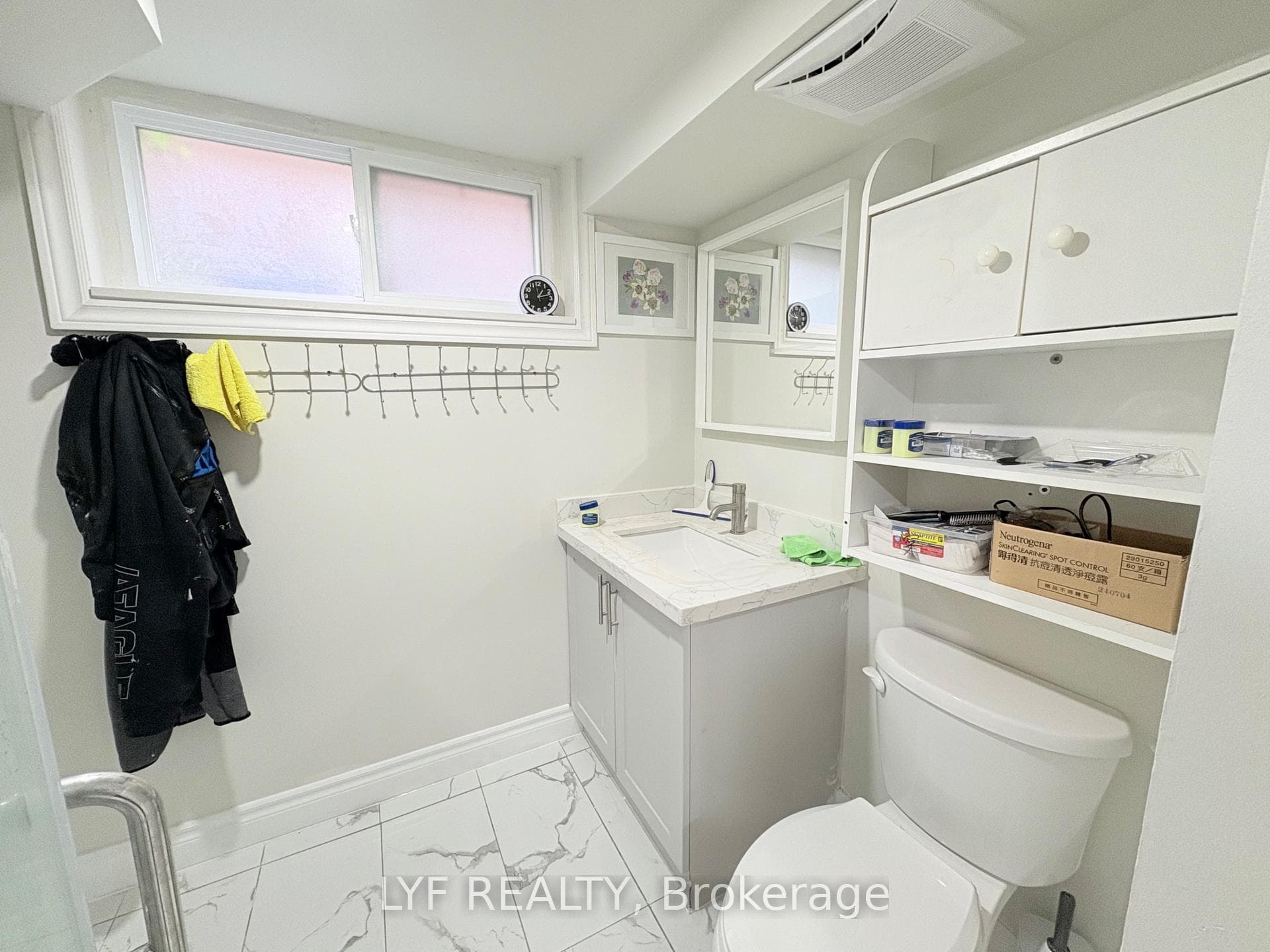 22 Ivordale Crescent Unit BSMT photo 12