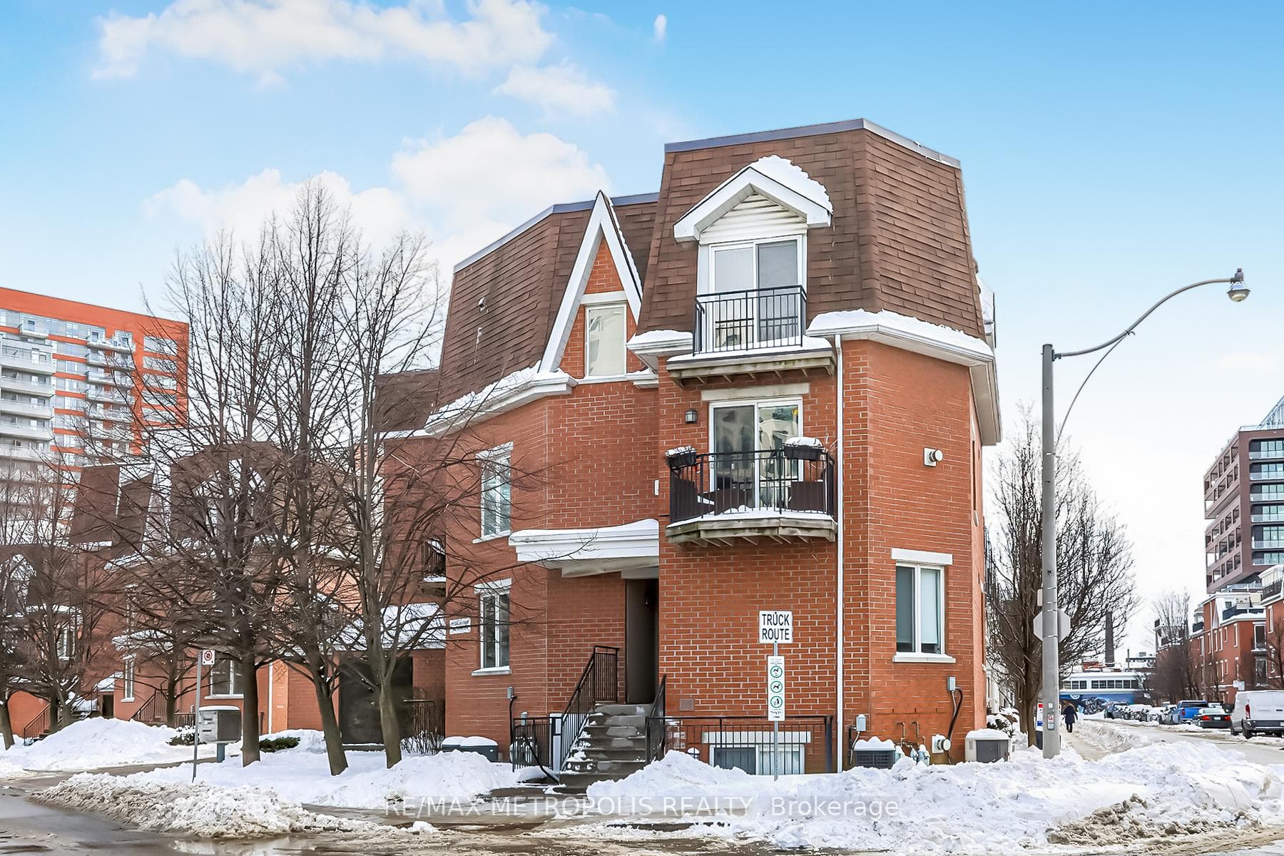 25 Laidlaw Street Unit 523 photo 1