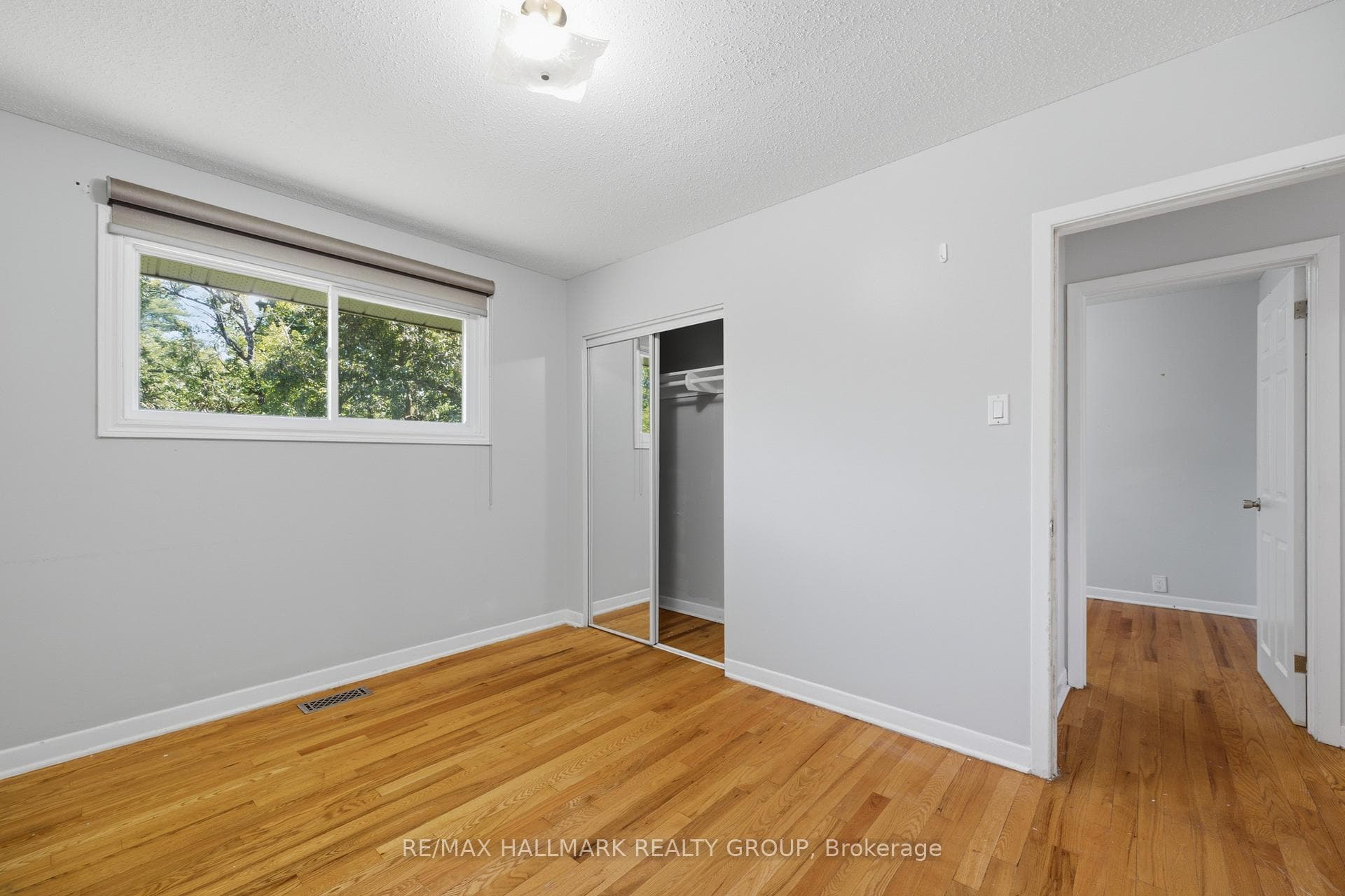 45 Hilliard Avenue photo 24