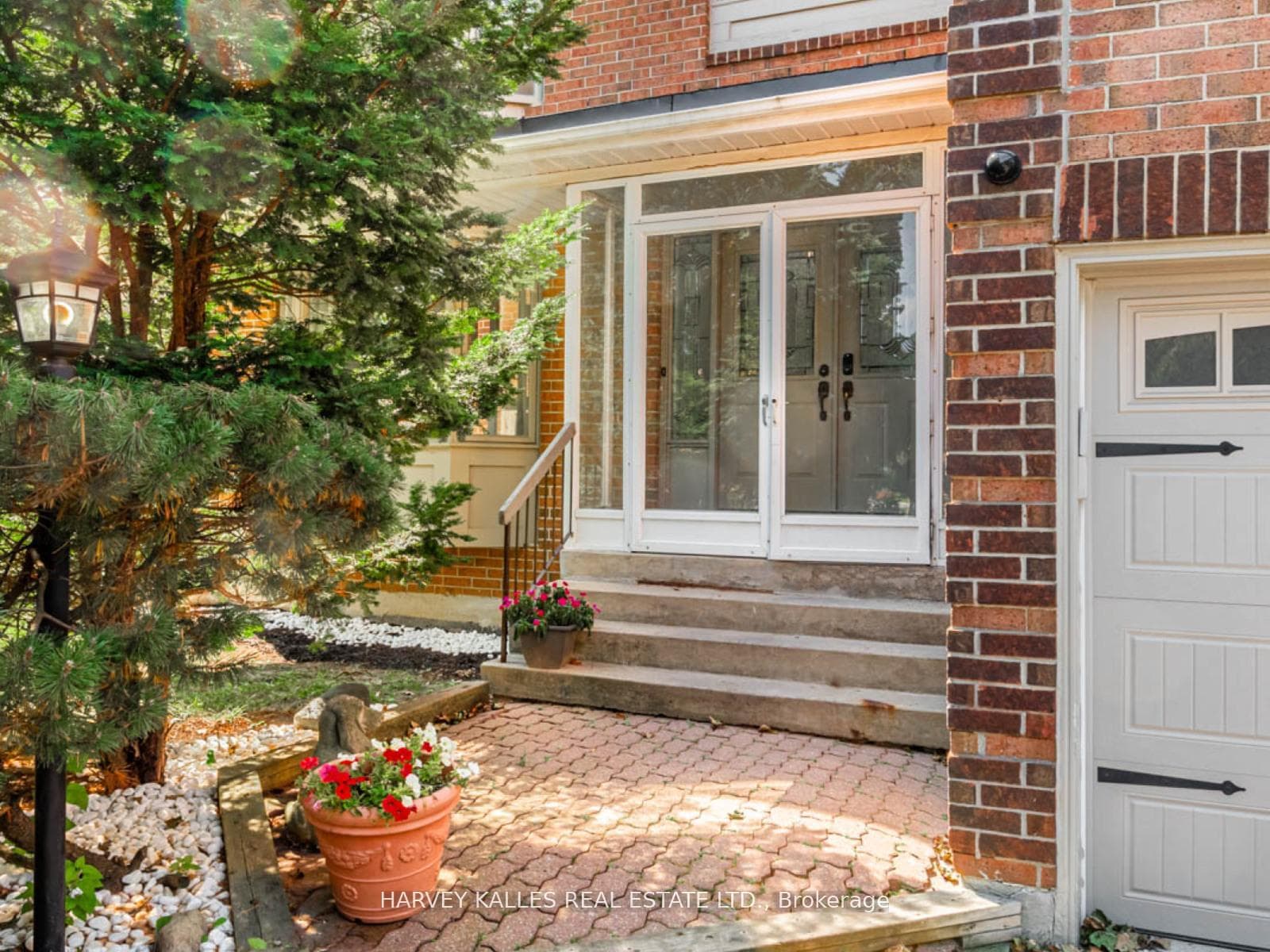 85 Franmore Circle photo 3