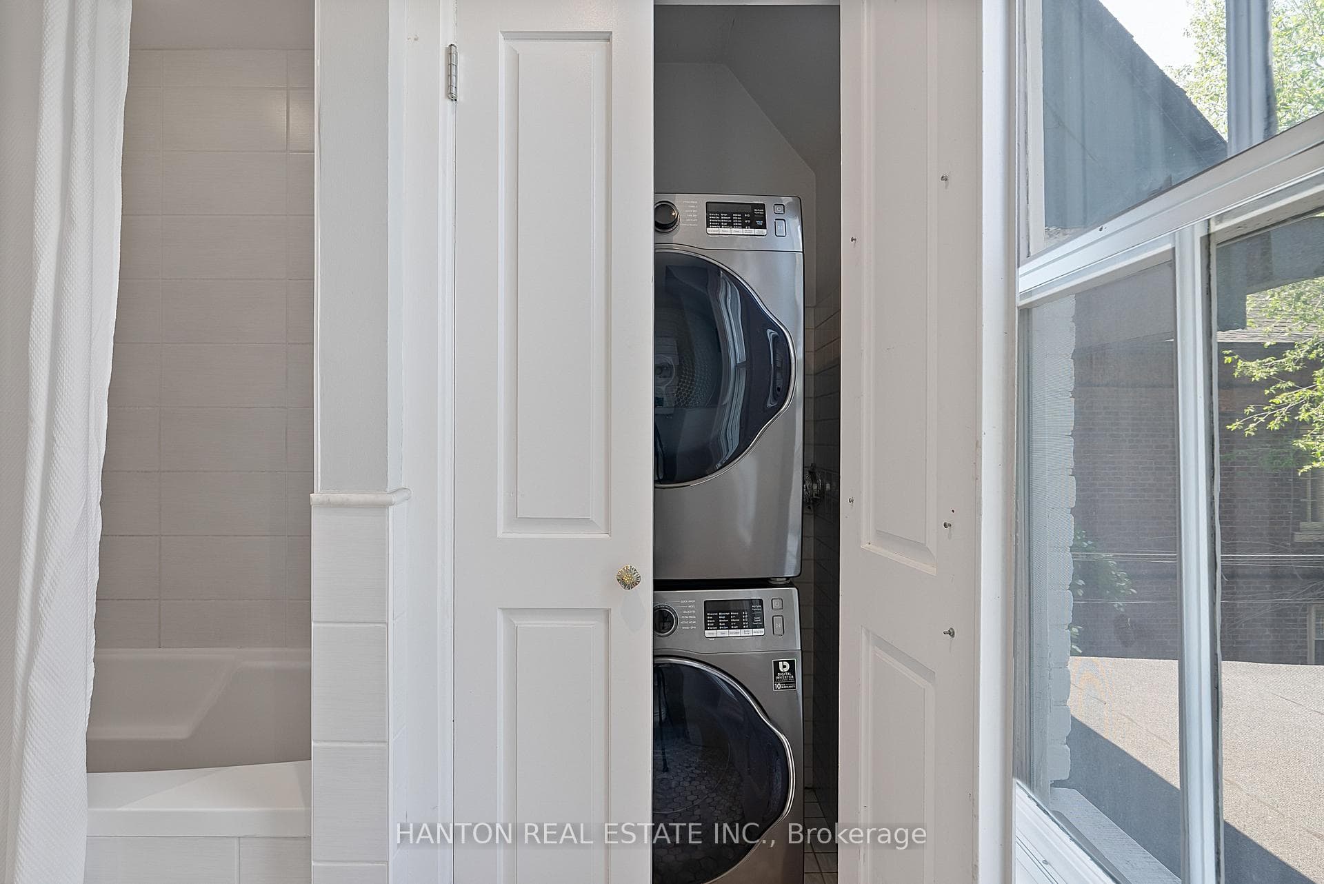 Ideal 2nd Floor Laundry Centre