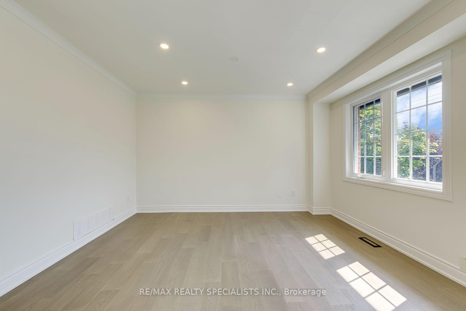 2955 Thomas Street Unit 12 photo 23