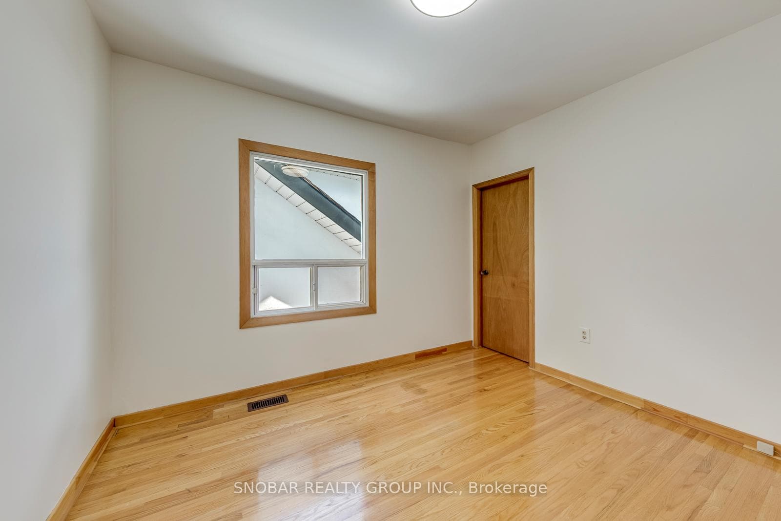 97 Guestville Avenue photo 25