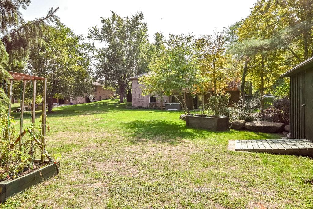 28 Nicholson Crescent photo 45