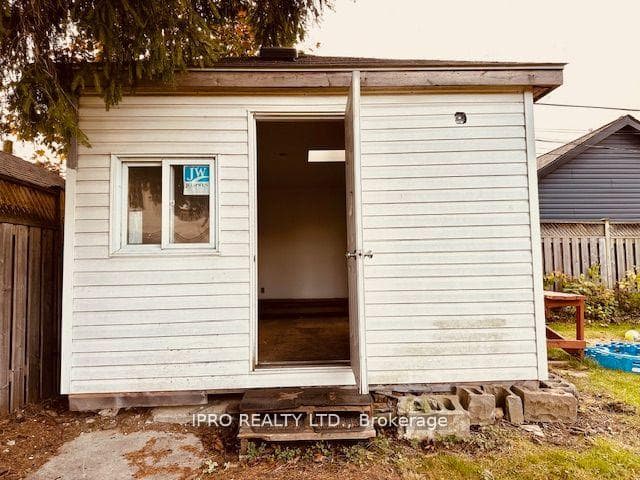 122 Milton Street photo 22