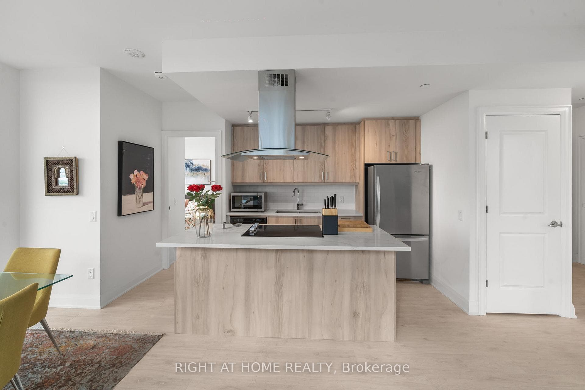 20 Gatineau Drive Unit 1706 photo 12