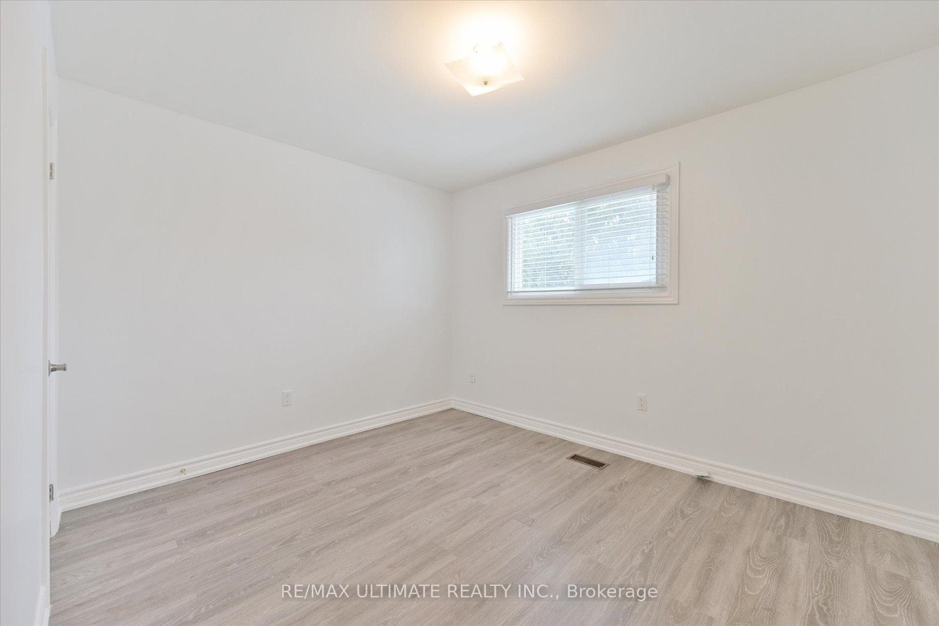 297 Thrace Avenue photo 11