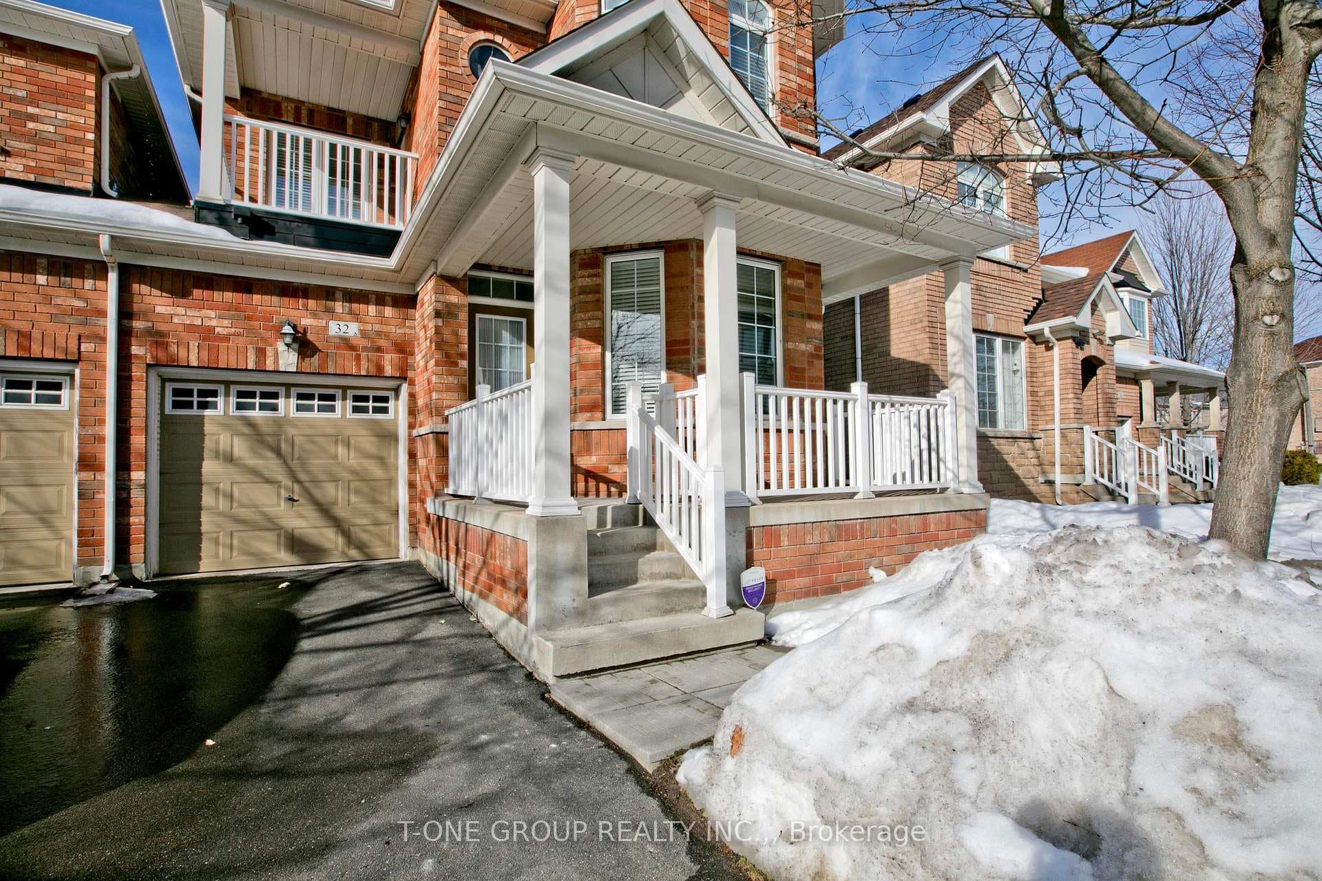 32 Alexander Lawrie Avenue photo 2