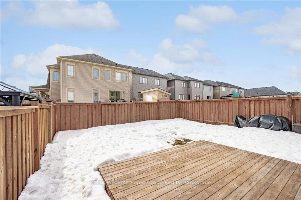 43 Robinson Road photo 38