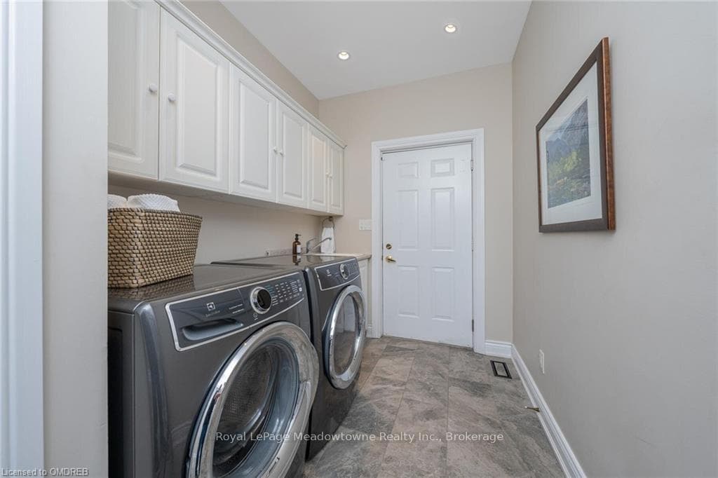 8 ERIN Street photo 17