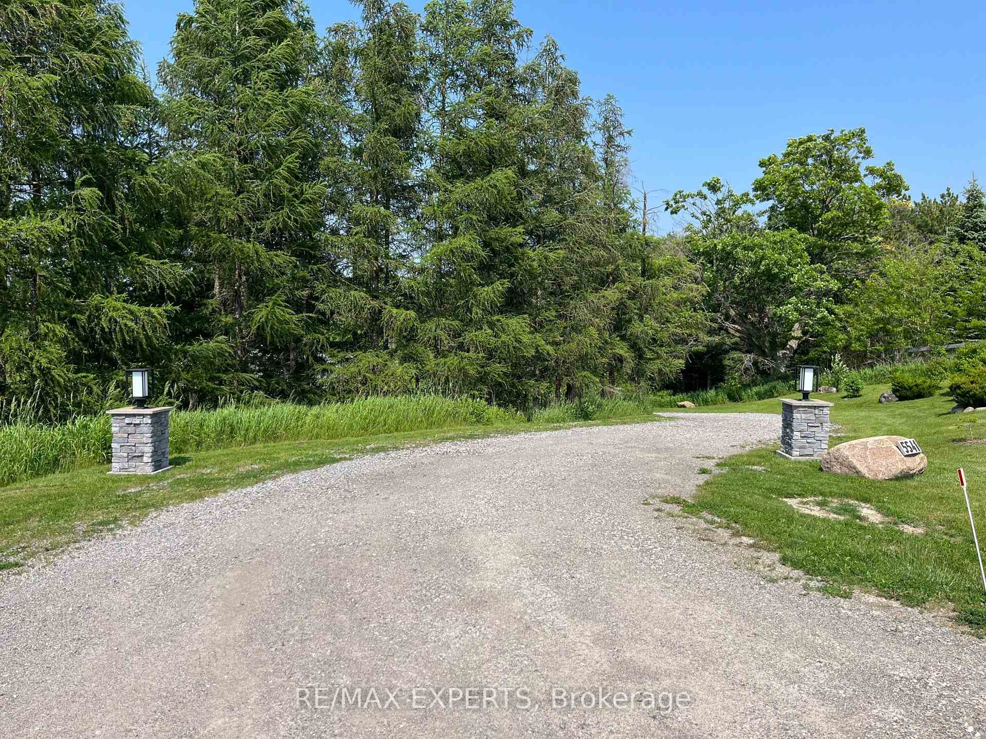5541 Trafalgar Road photo 4