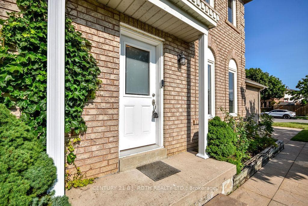 1244 BENSON Street photo 3