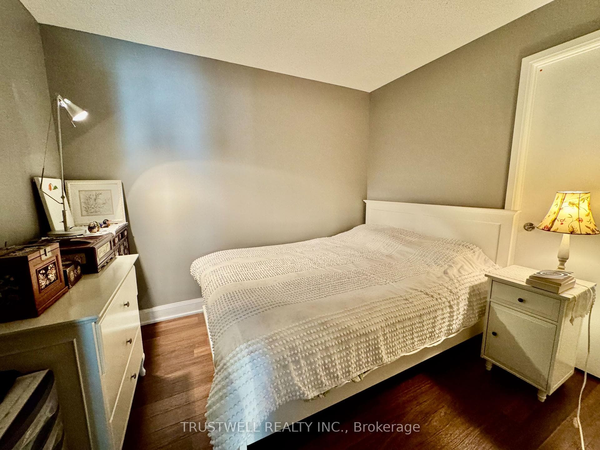 2191 Yonge Street Unit 1001 photo 10