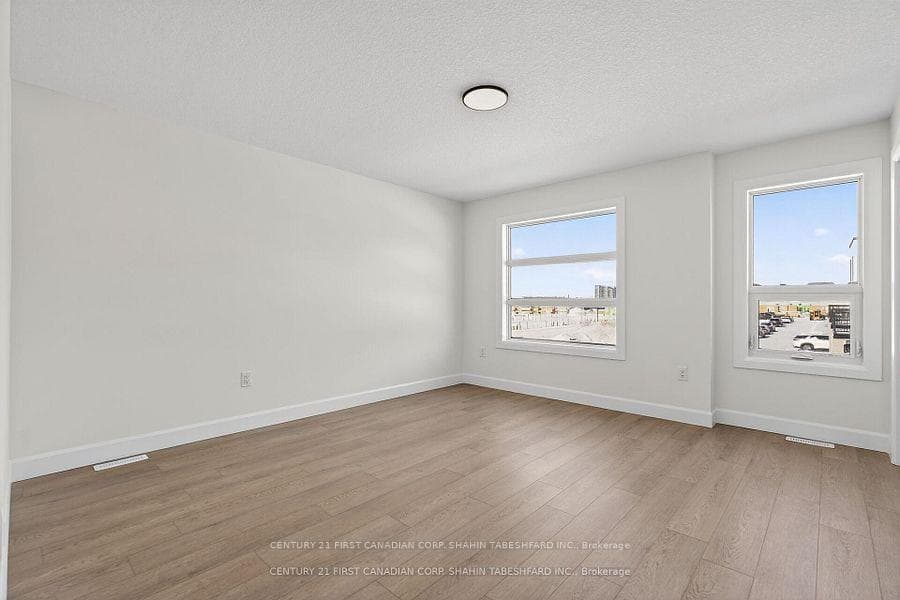 847 Catalpa Square photo 25