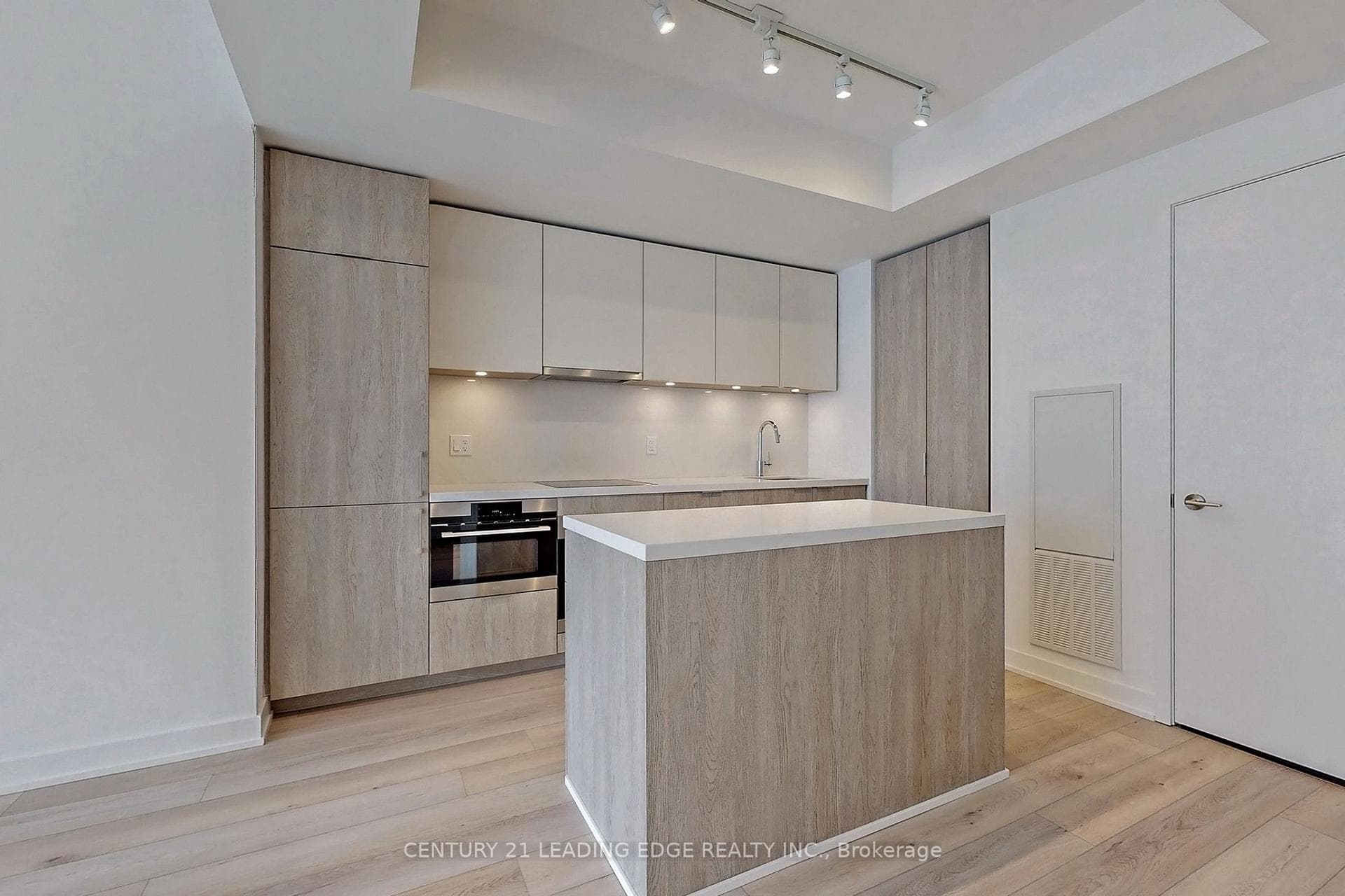 15 Queens Quay Unit 1002 photo 5