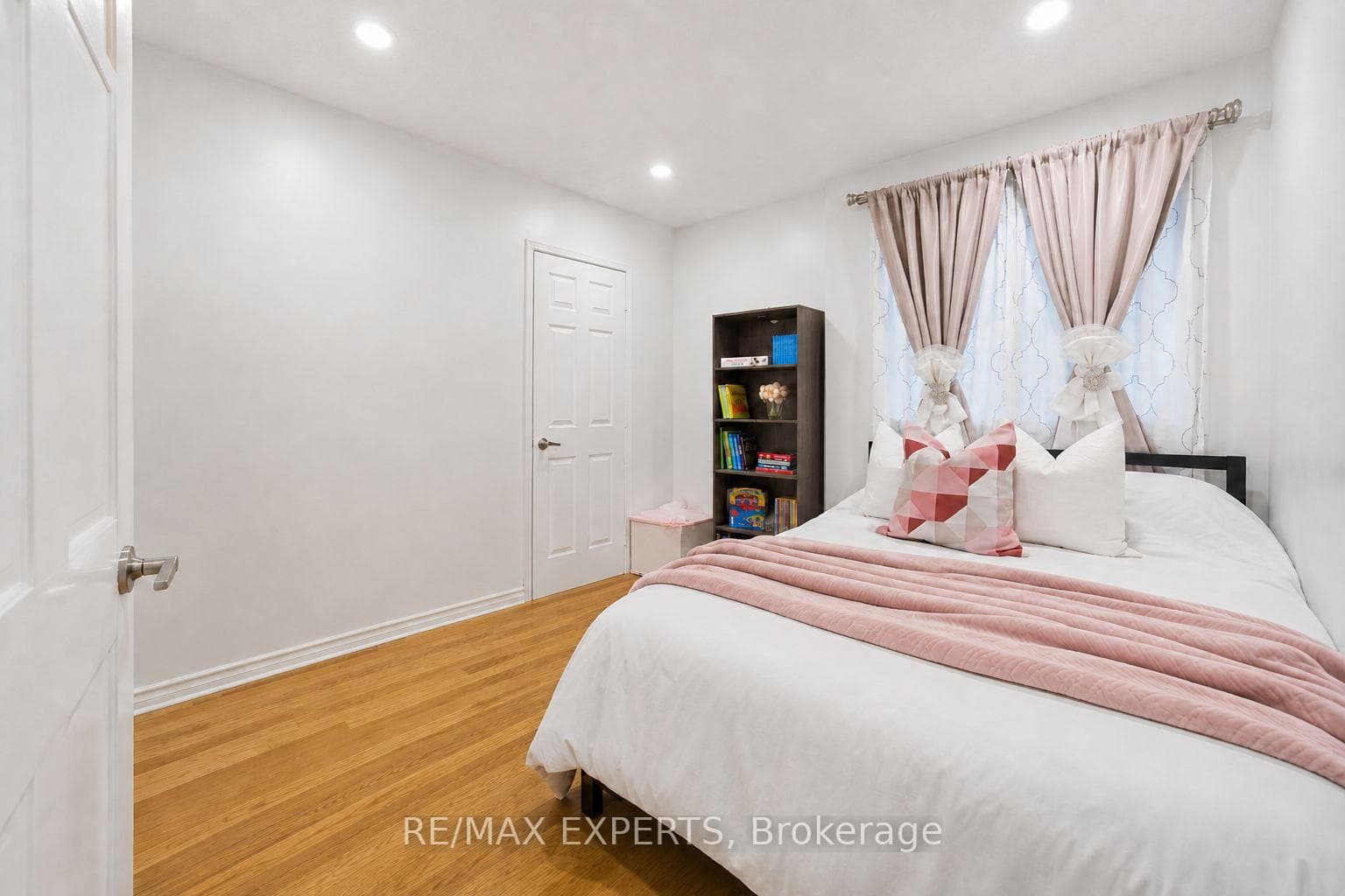40 Dills Crescent photo 20