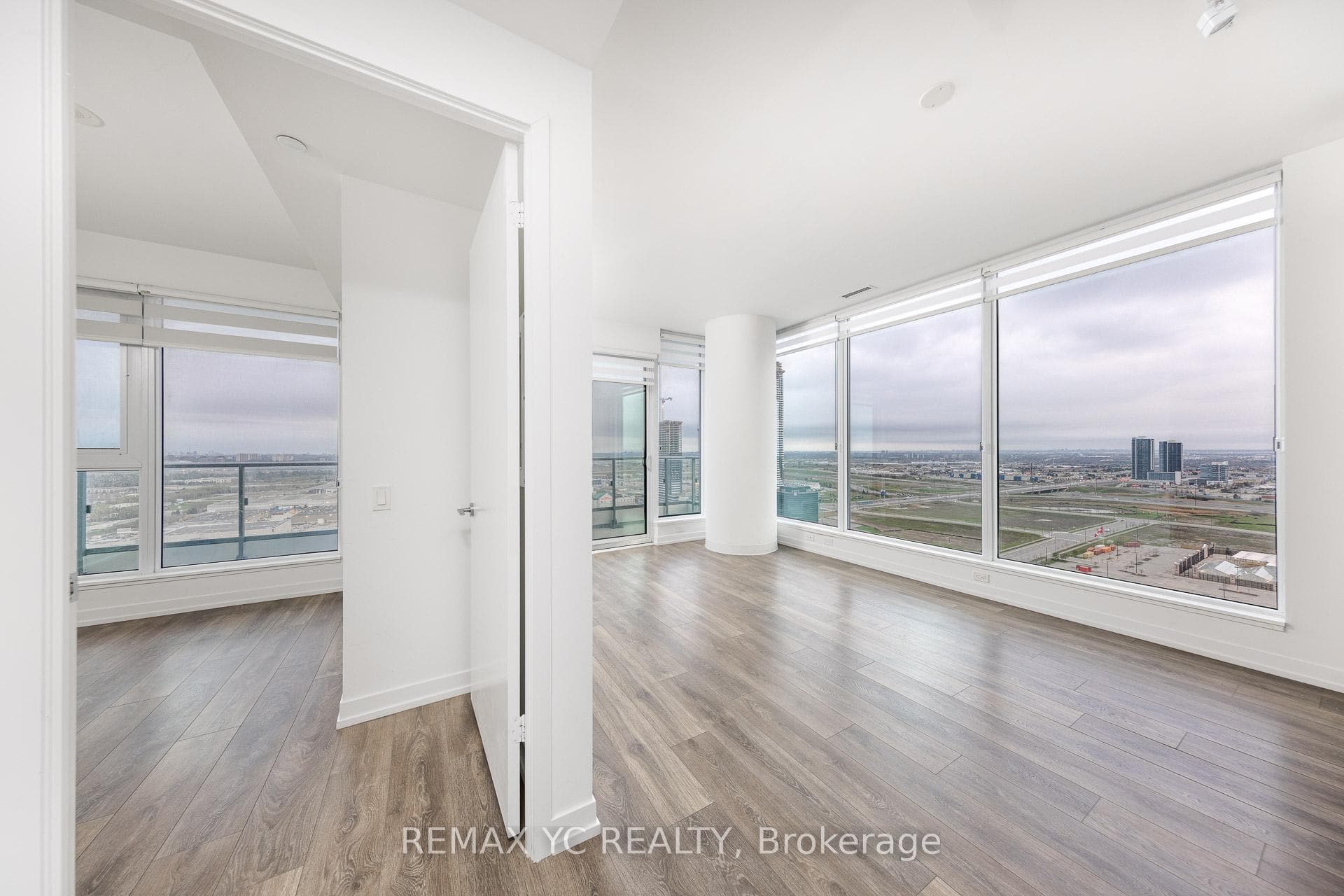 5 Buttermill Avenue Unit 2709 photo 9