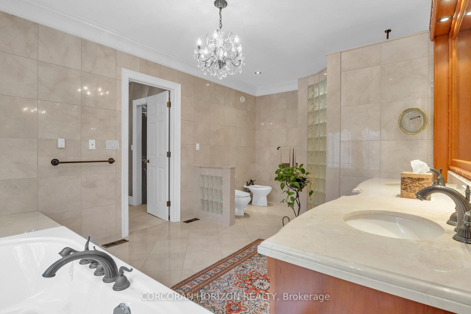 276 Carrington Place photo 34