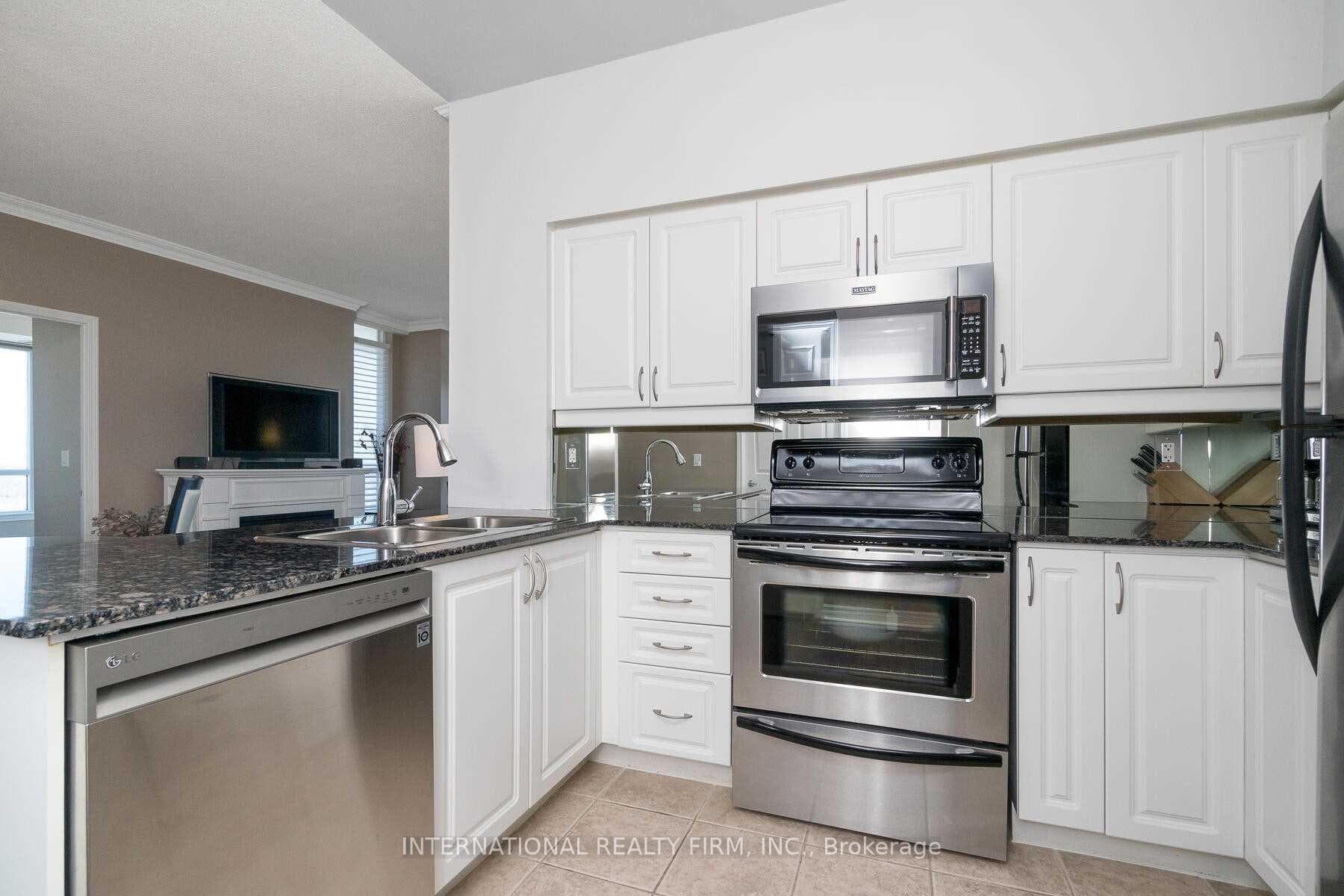 388 Prince Of Wales Drive Unit 2004 photo 6