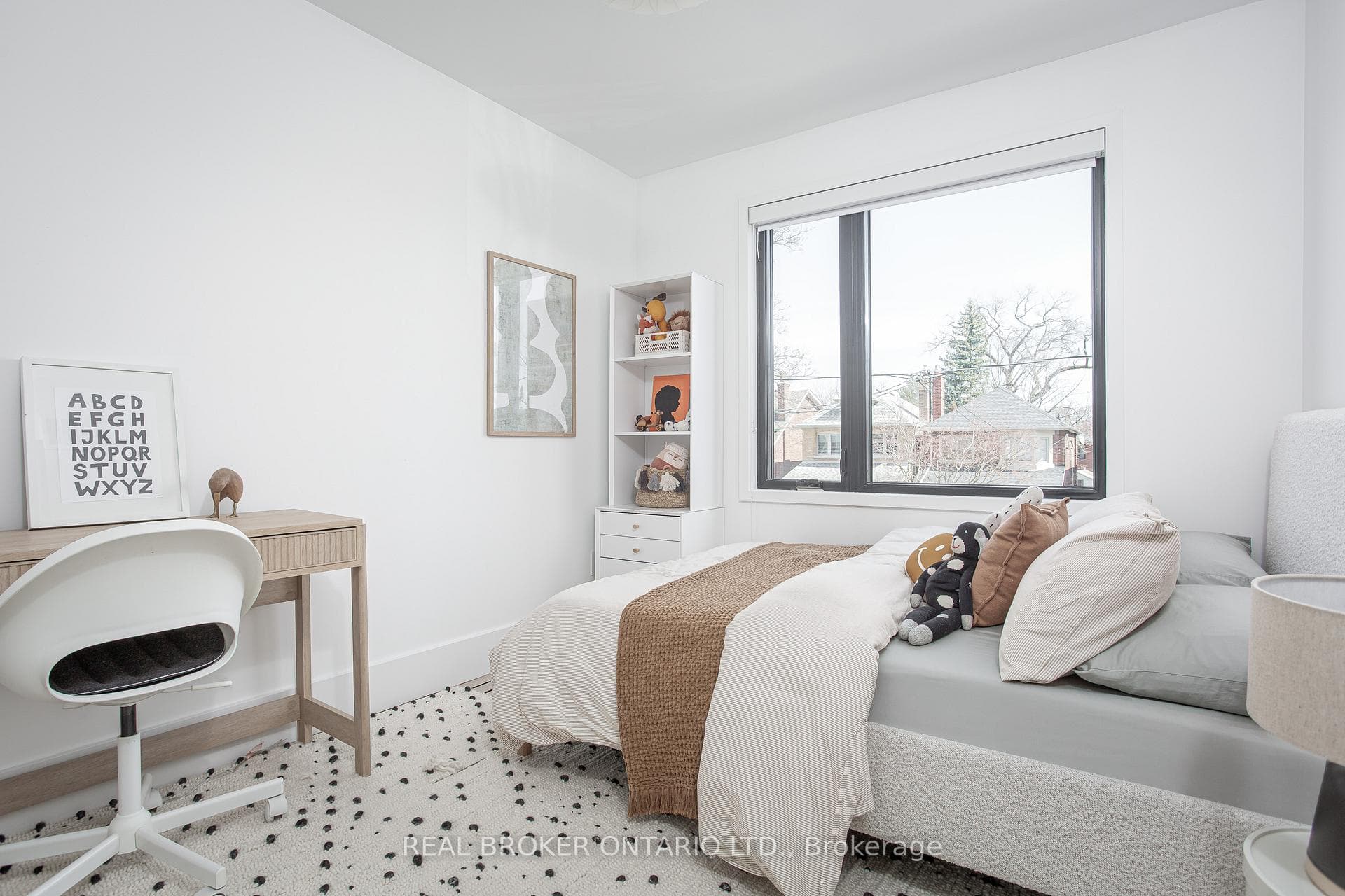 108 Evans Avenue photo 12