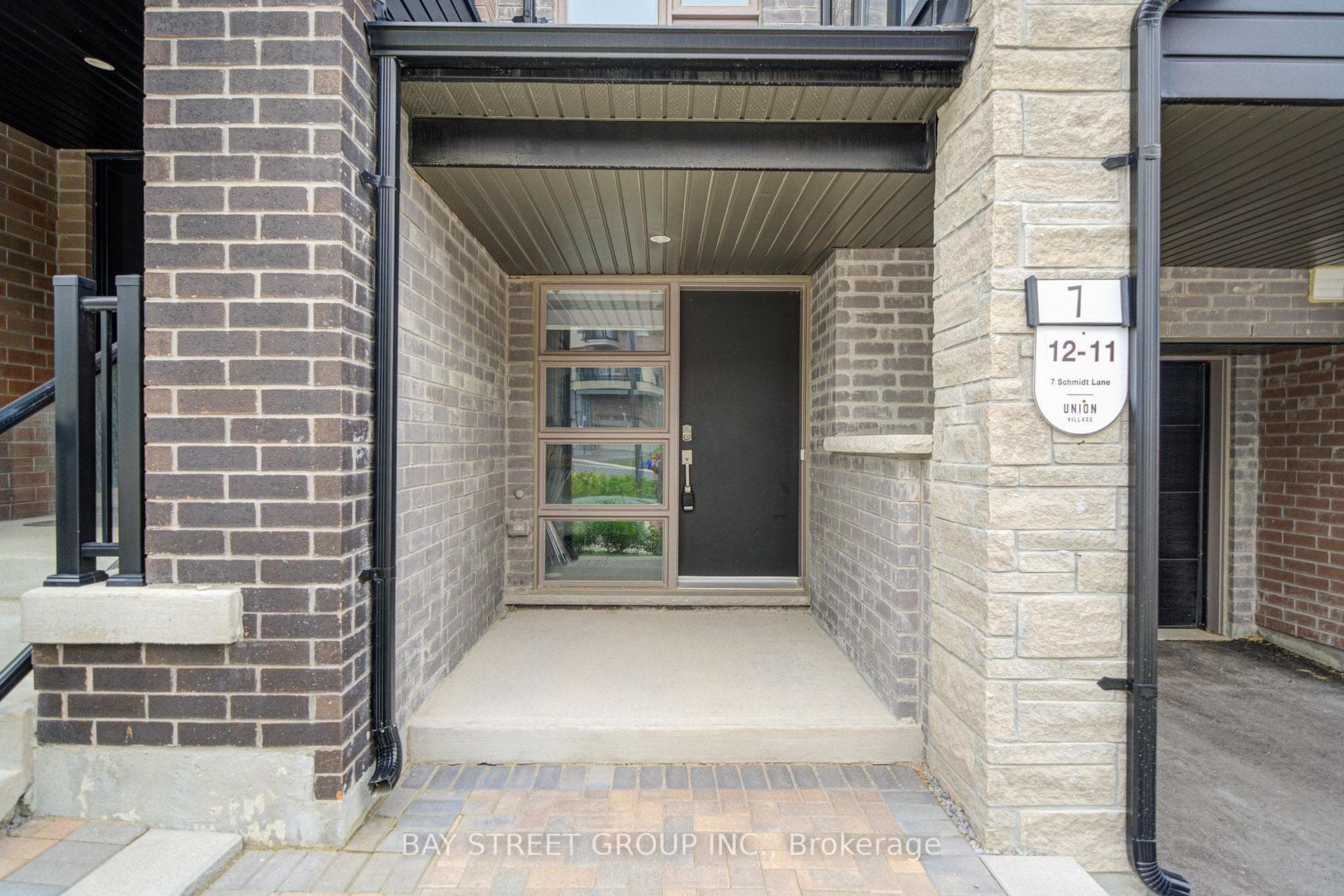 7 Schmidt Lane photo 2