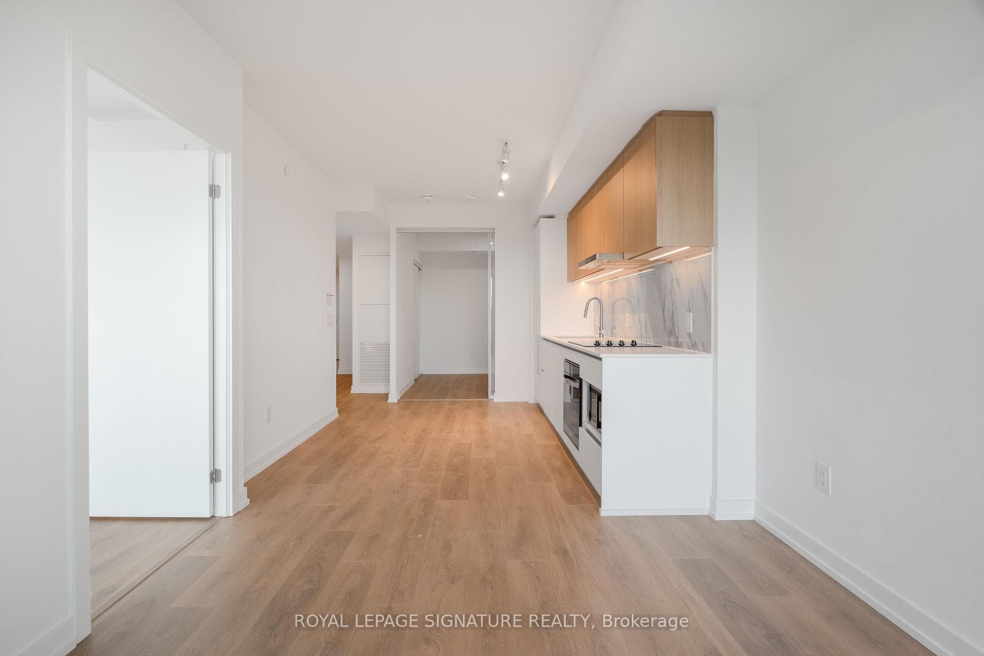 1100 Sheppard Avenue Unit 801 photo 1