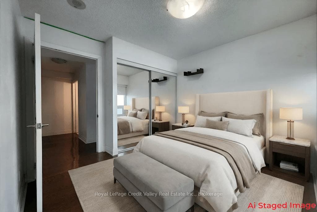 215 Queen Street Unit 904 photo 10