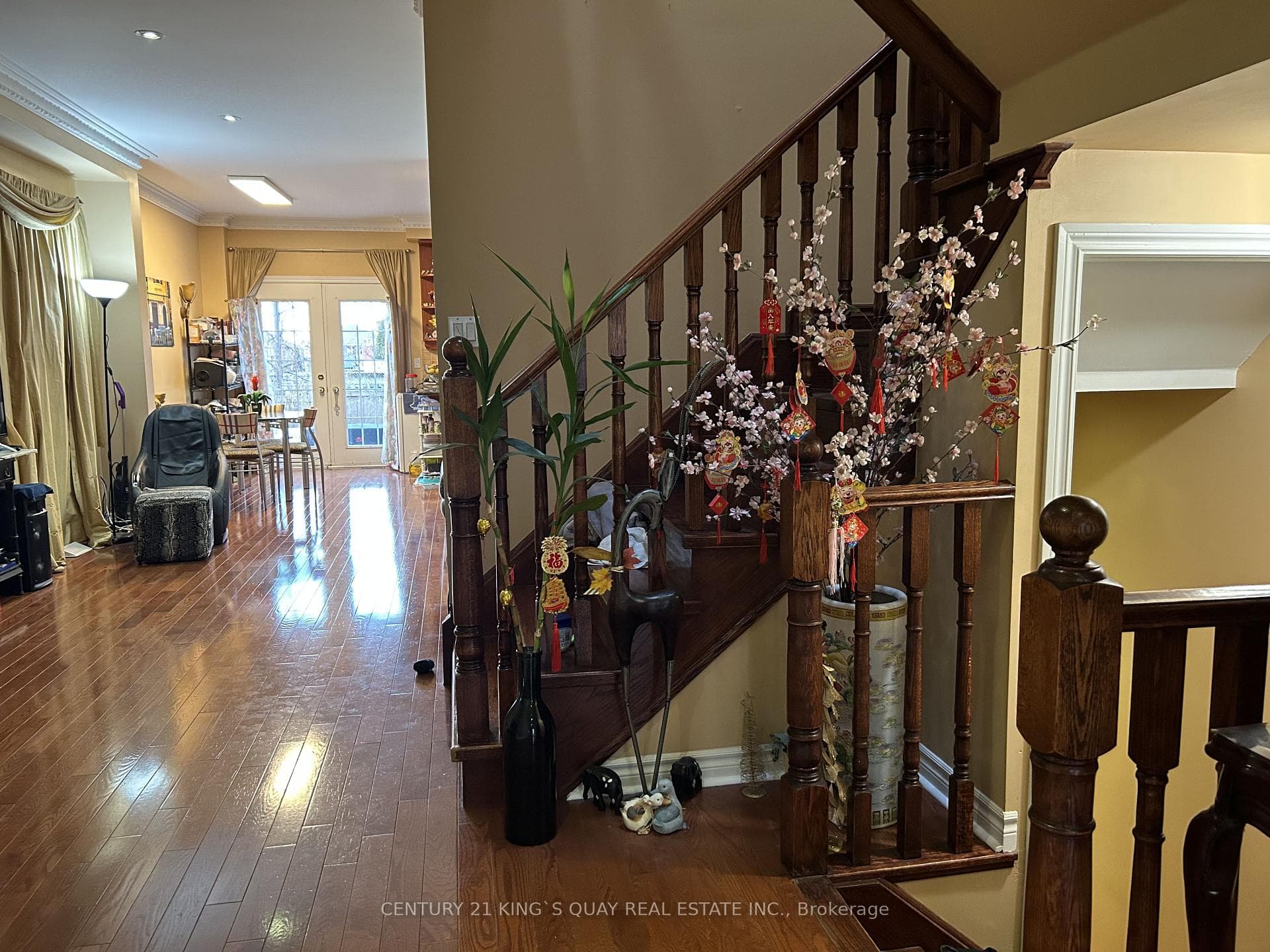 558 Lumberton Crescent photo 4