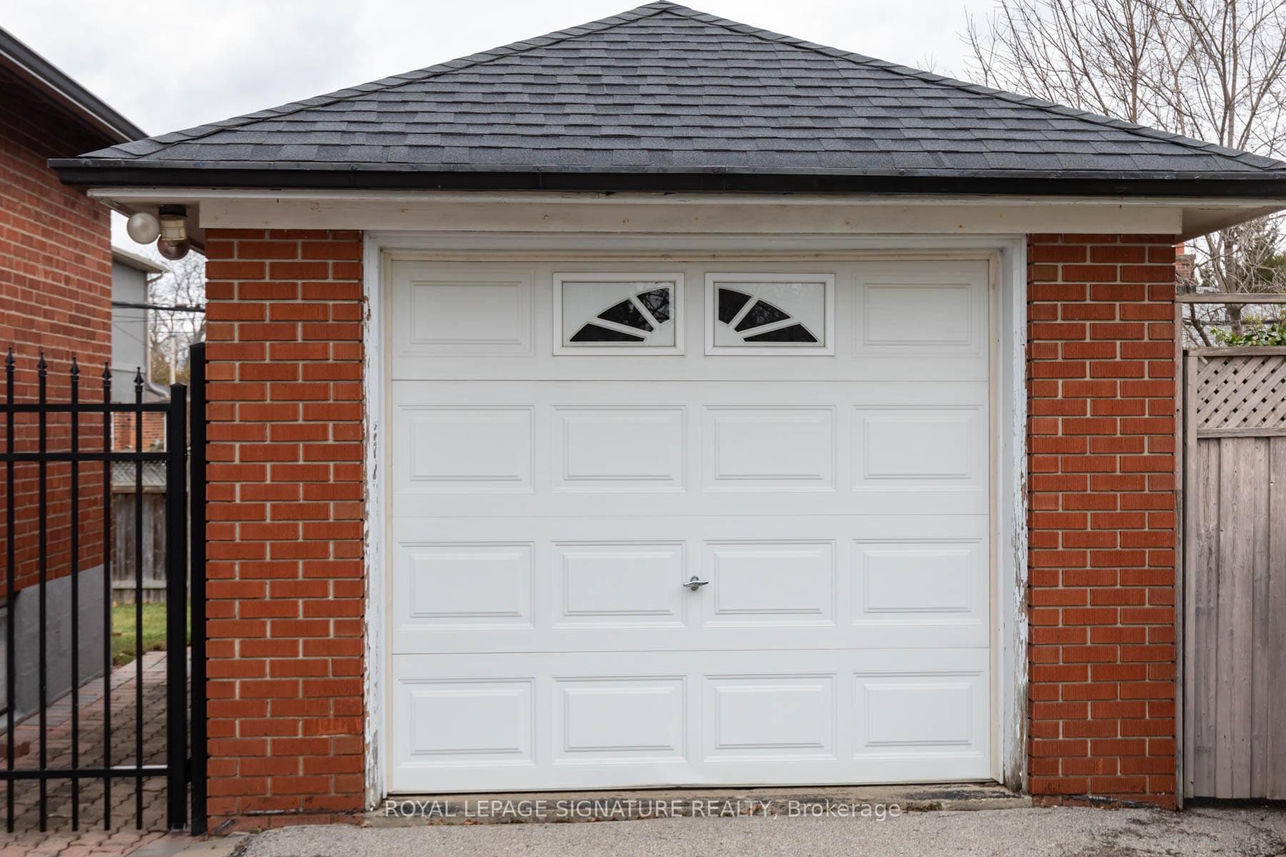 732 Danforth Road photo 39