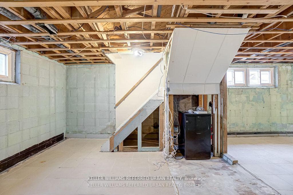 91 Bishop Avenue photo 29