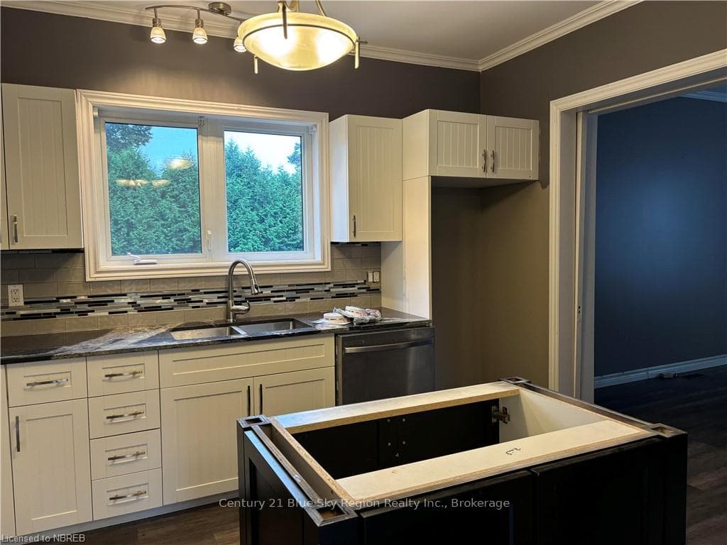 136 ARTHUR Street photo 6