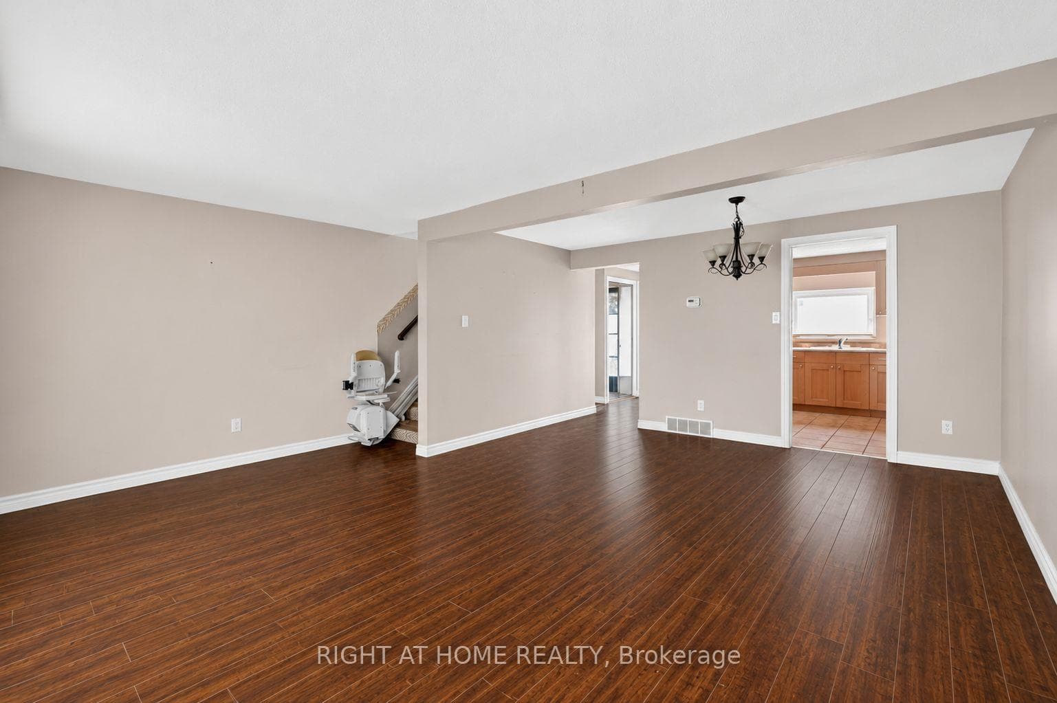 215 Glamis Road Unit 11 photo 10