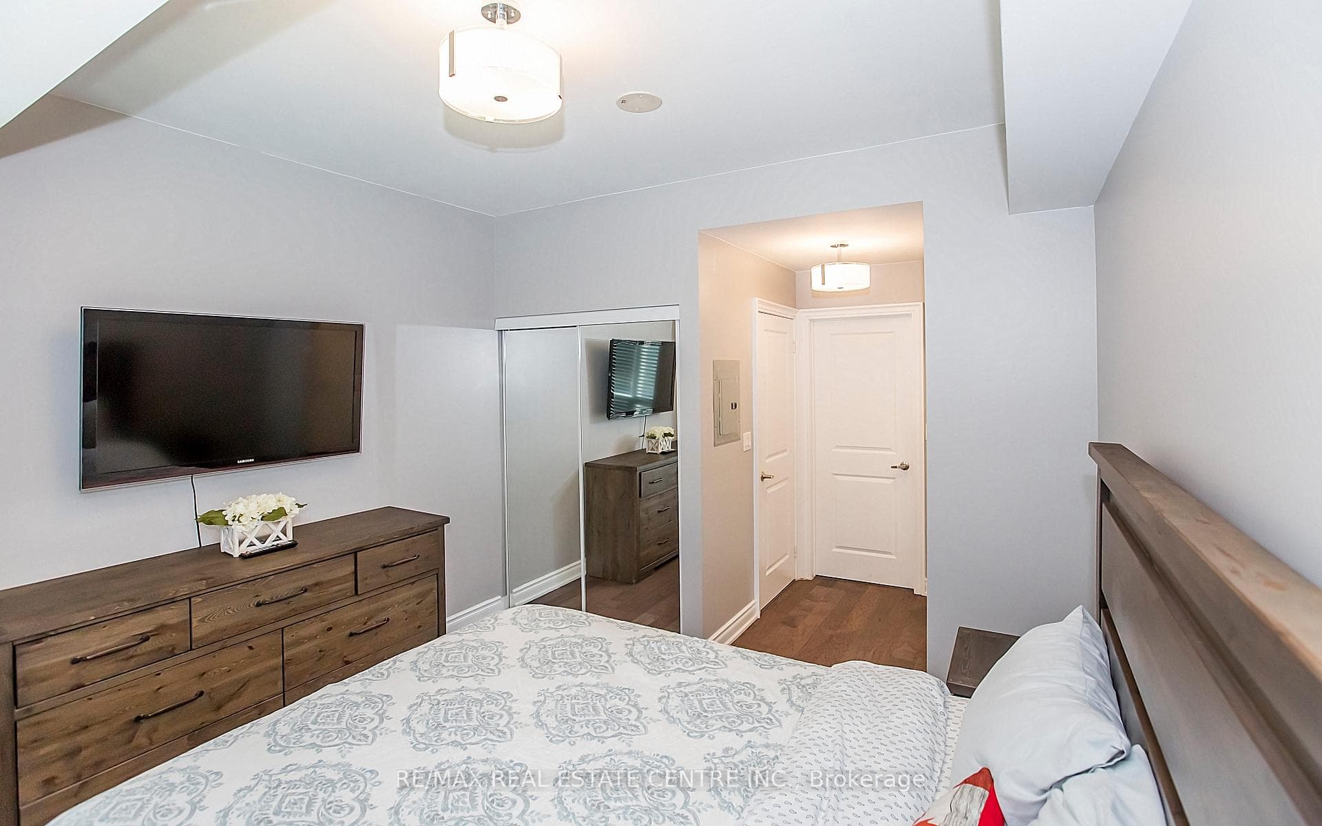 80 Absolute Avenue Unit 1209 photo 13