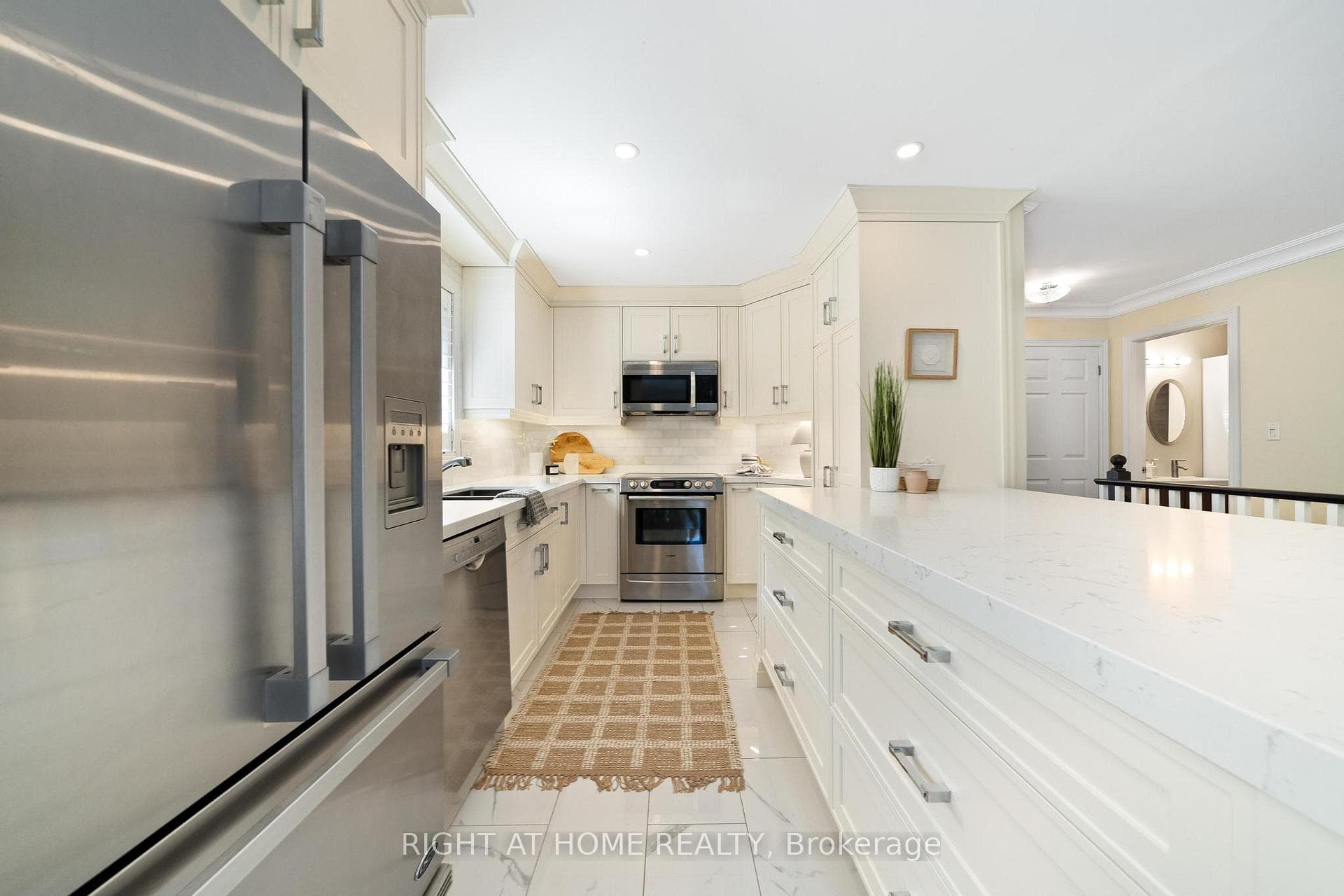 615 Young Avenue photo 16