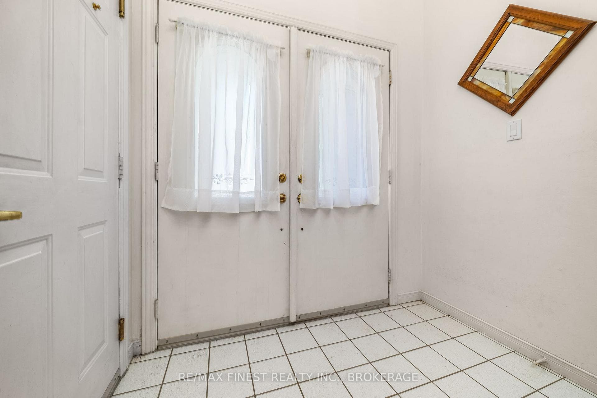 9 FORCHUK Crescent photo 4