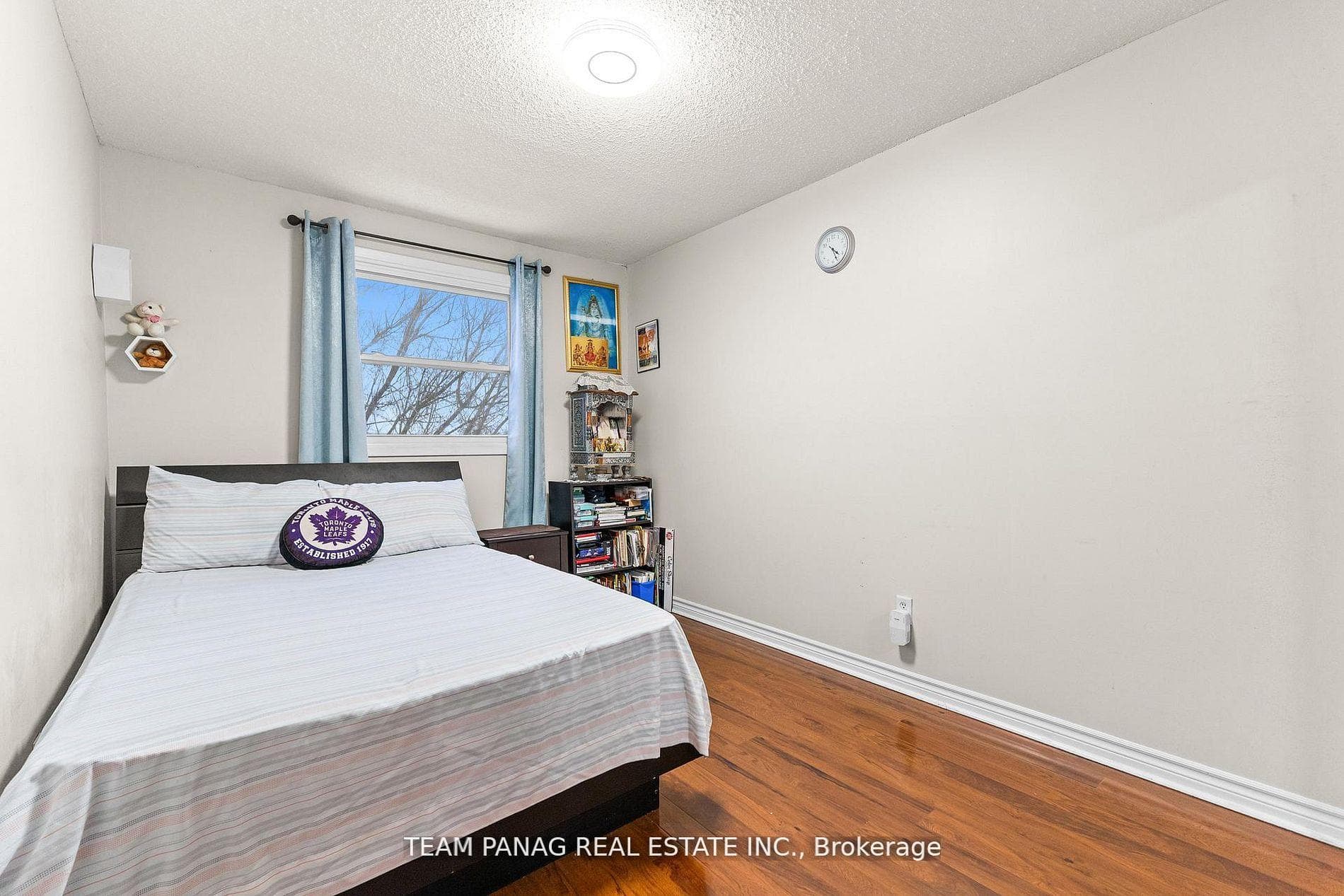 142 Ashurst Crescent photo 15