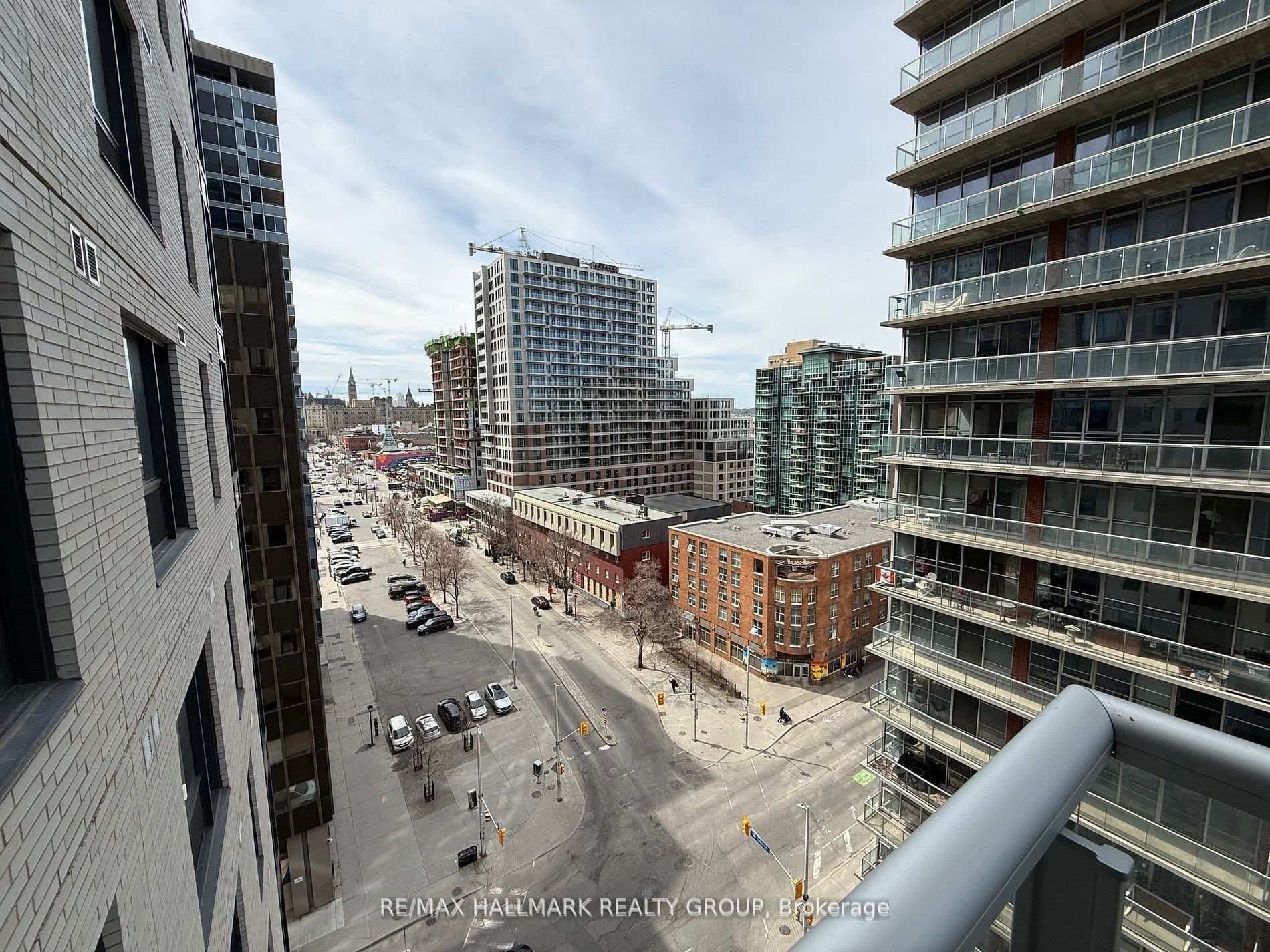 180 George Street Unit 1004 photo 4